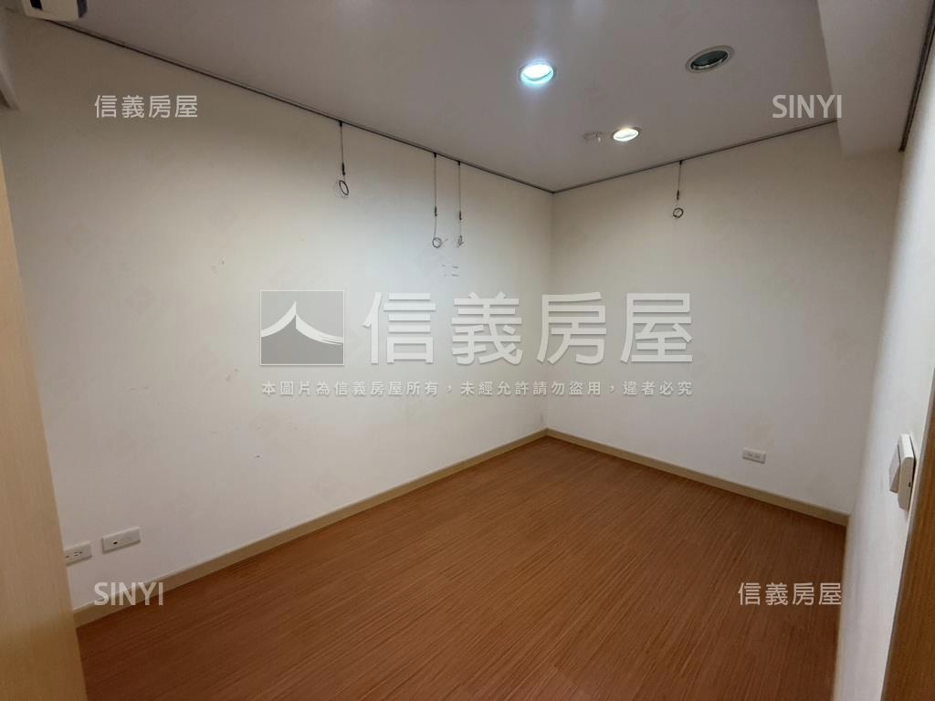 聽濤園附坡平車位房屋室內格局與周邊環境