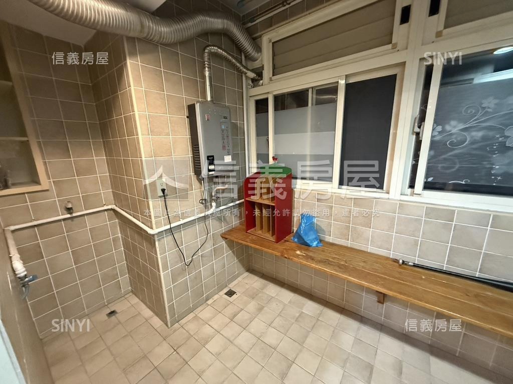 聽濤園附坡平車位房屋室內格局與周邊環境