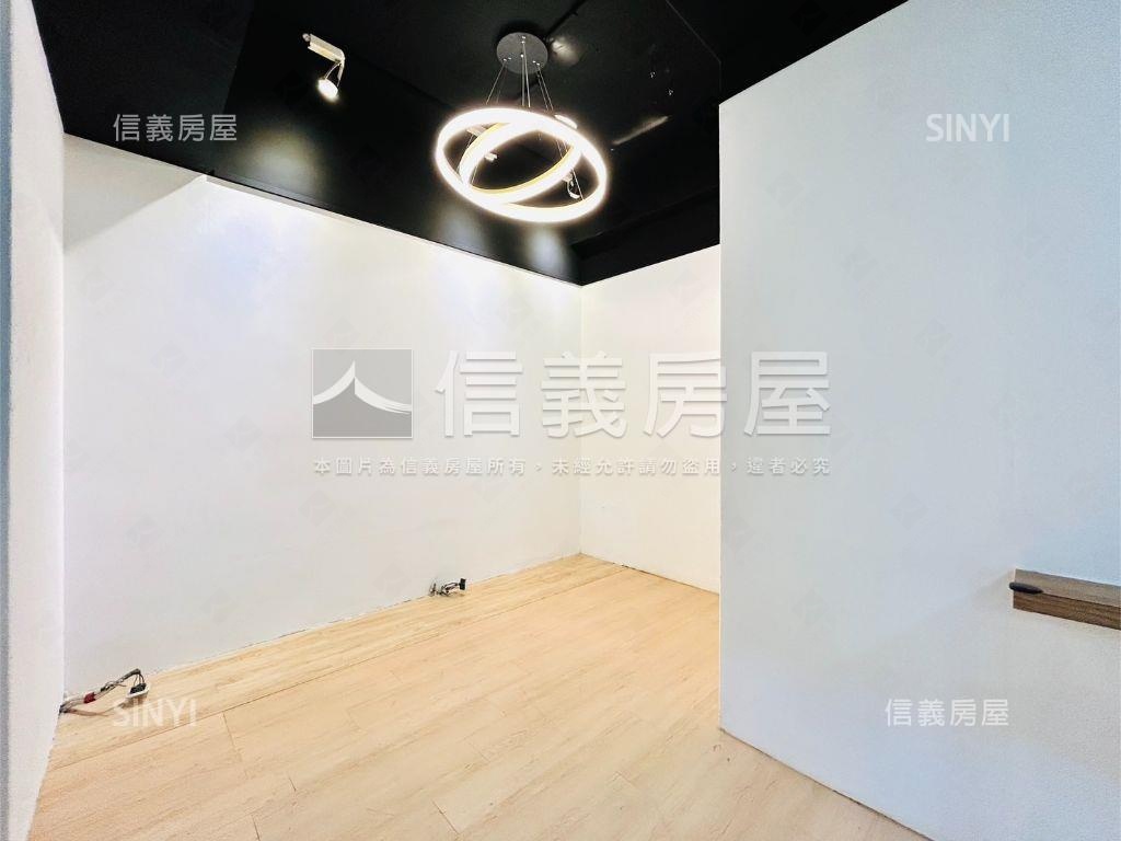 金湖路上燙金店面房屋室內格局與周邊環境