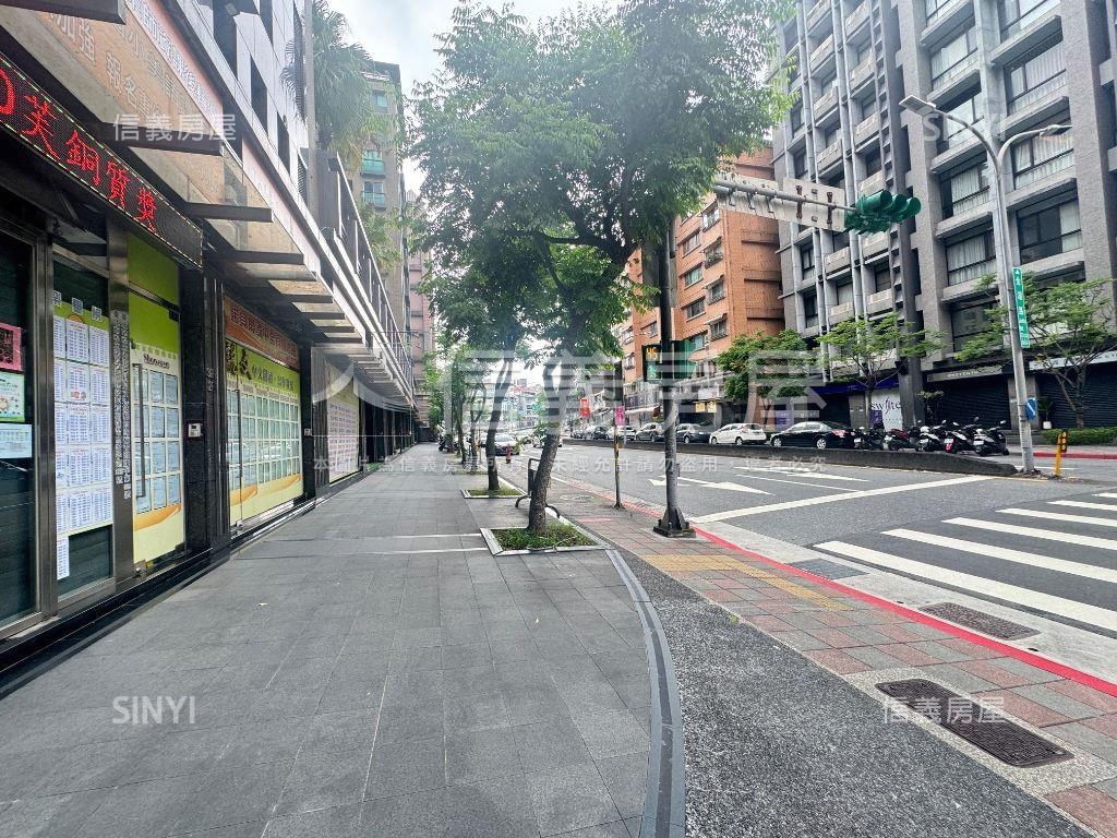 金湖路上燙金店面房屋室內格局與周邊環境
