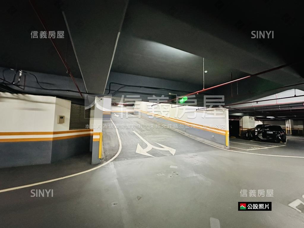 新川普。中庭居所房屋室內格局與周邊環境