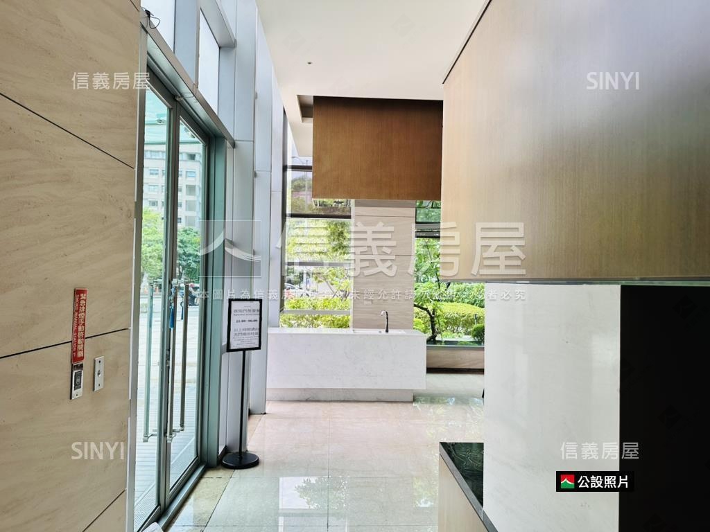 新川普。中庭居所房屋室內格局與周邊環境