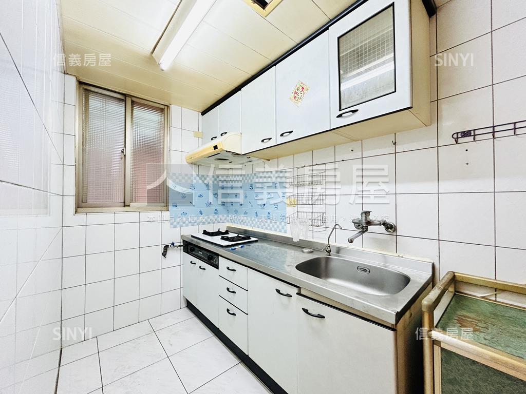 吉祥大園三房車位房屋室內格局與周邊環境