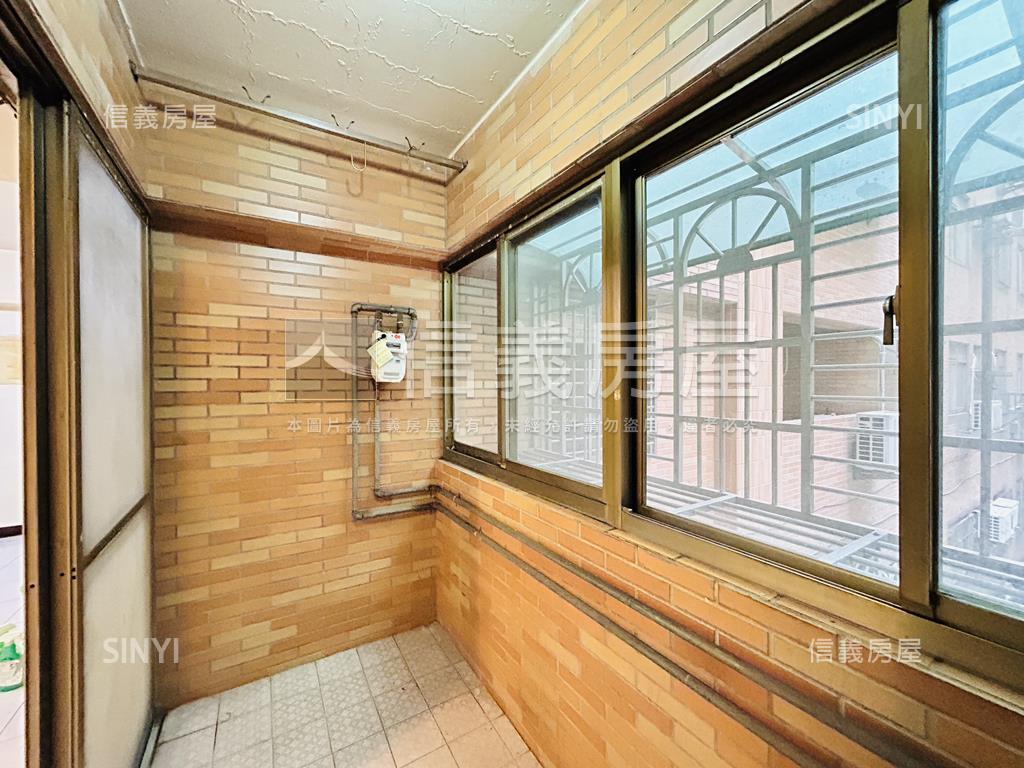 吉祥大園三房車位房屋室內格局與周邊環境