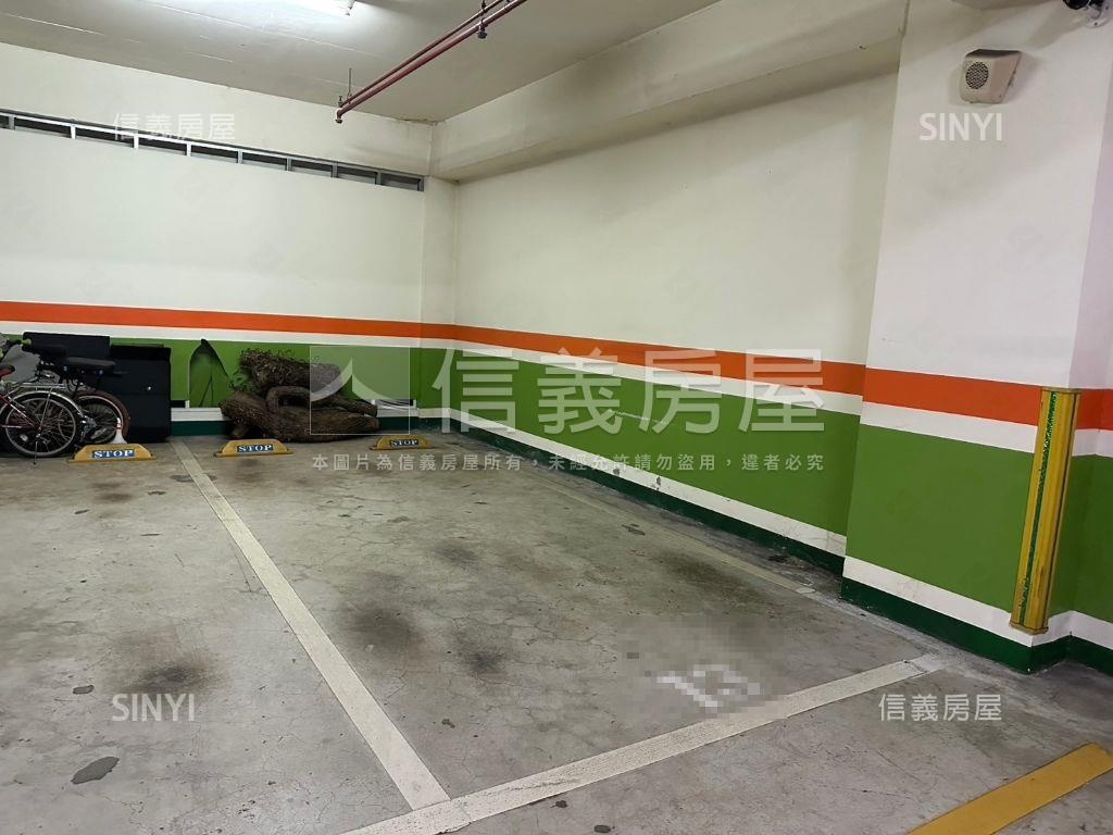 中正鼎集景觀３房車位房屋室內格局與周邊環境