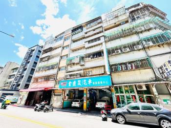 【嚴選】面公園綠蔭金店面