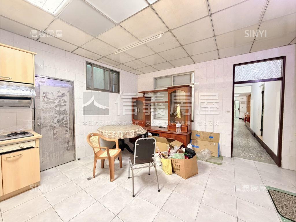 超強！活路有車庫１樓公寓房屋室內格局與周邊環境