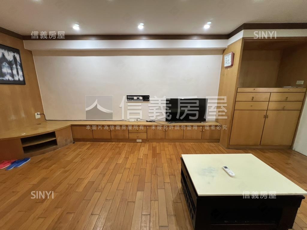 近未來捷運Ｇ１０演說家房屋室內格局與周邊環境