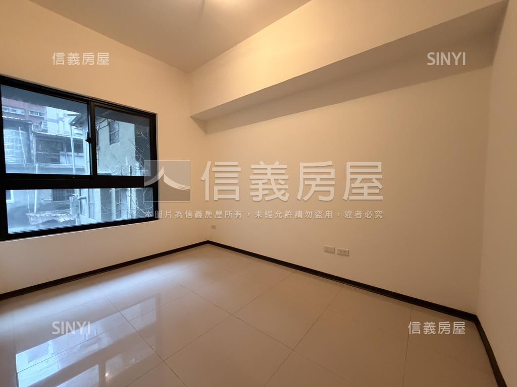 微笑昇樺邊間三房露臺戶房屋室內格局與周邊環境