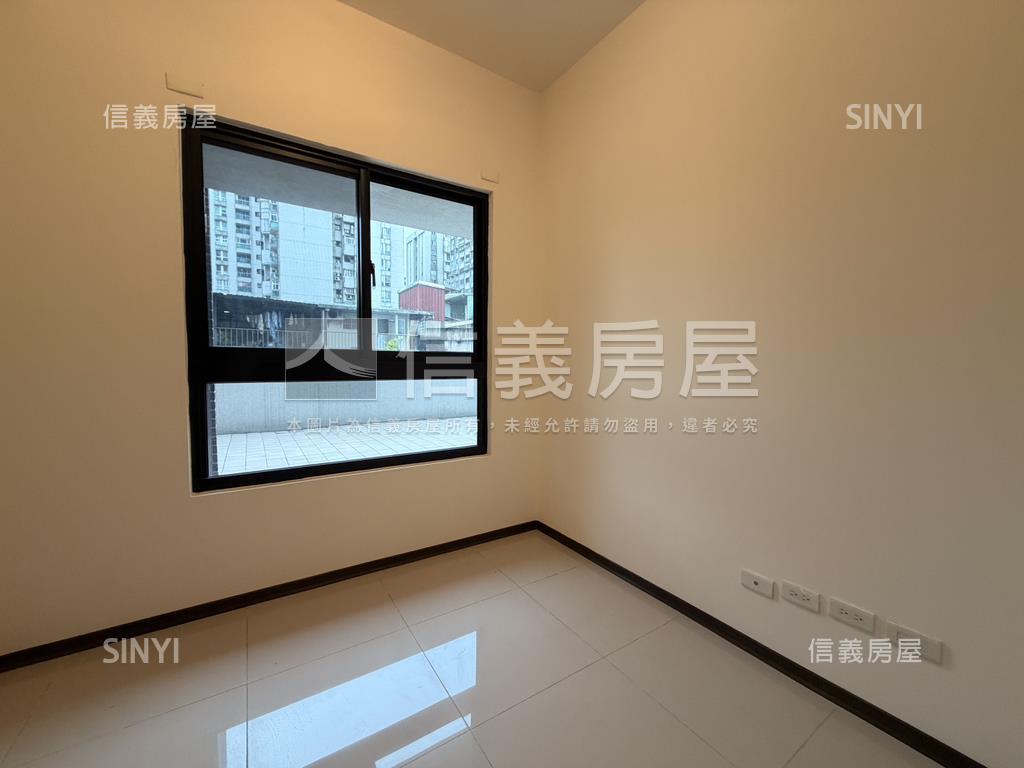 微笑昇樺邊間三房露臺戶房屋室內格局與周邊環境