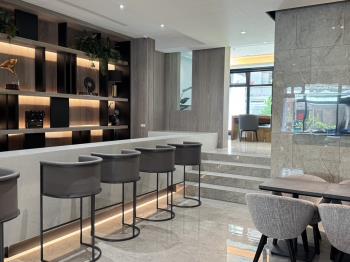 微笑昇樺邊間三房露臺戶