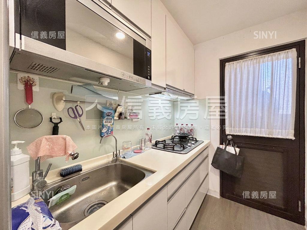 說ＬＡＶＩＥ三房雙車位房屋室內格局與周邊環境