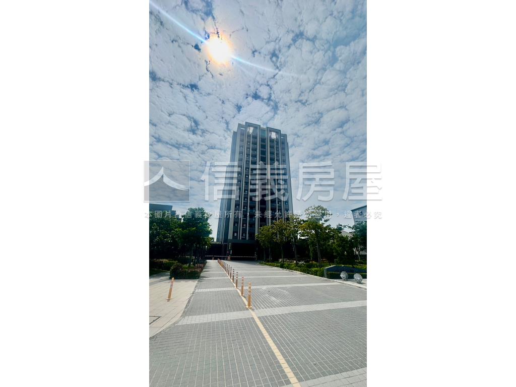 中央公園頂樓三房平車房屋室內格局與周邊環境