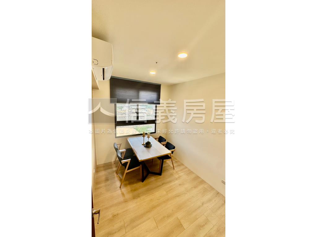 中央公園頂樓三房平車房屋室內格局與周邊環境