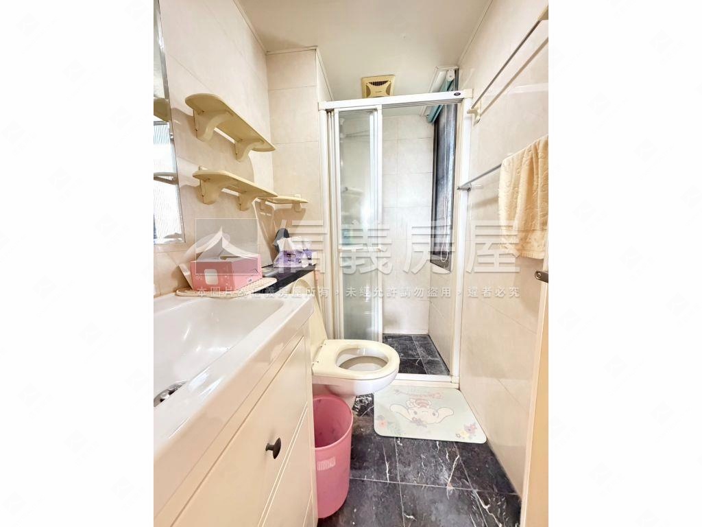 新富時代高樓景觀兩房車位房屋室內格局與周邊環境
