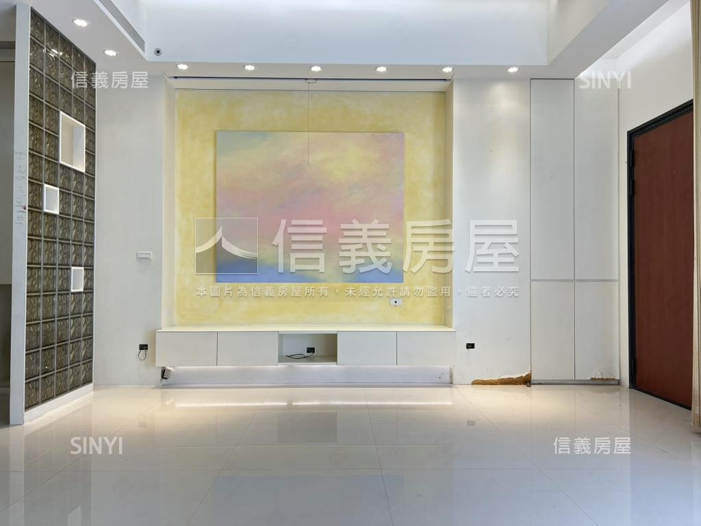 近葳格磊川大面寬車位透天房屋室內格局與周邊環境