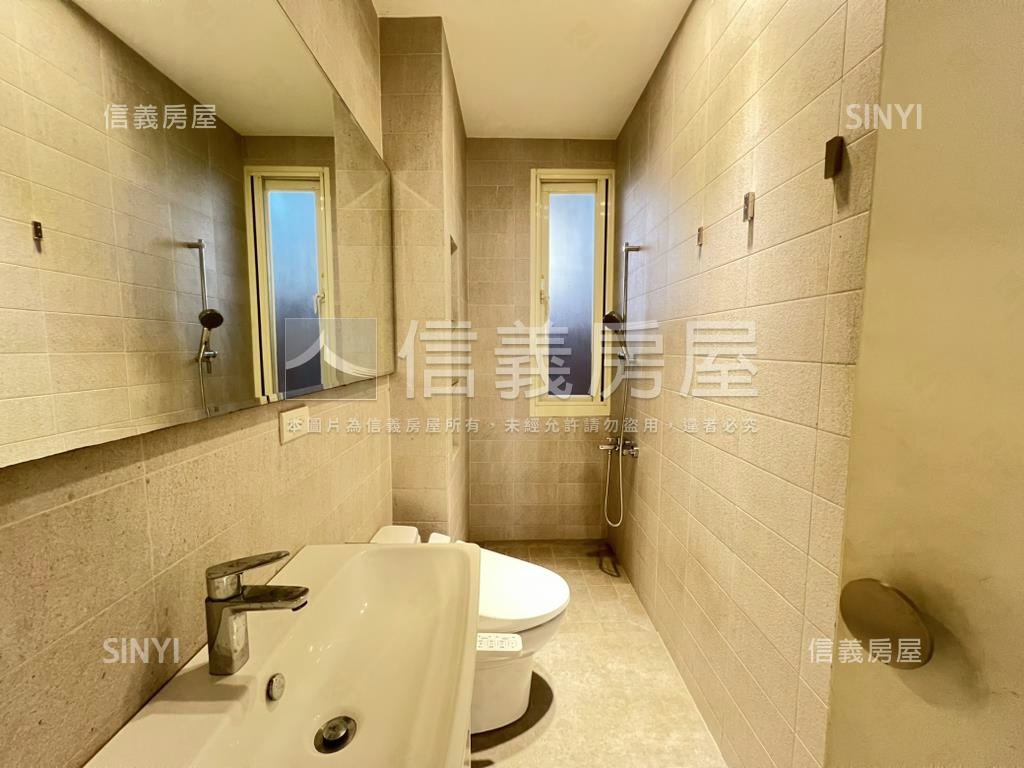 近葳格磊川大面寬車位透天房屋室內格局與周邊環境