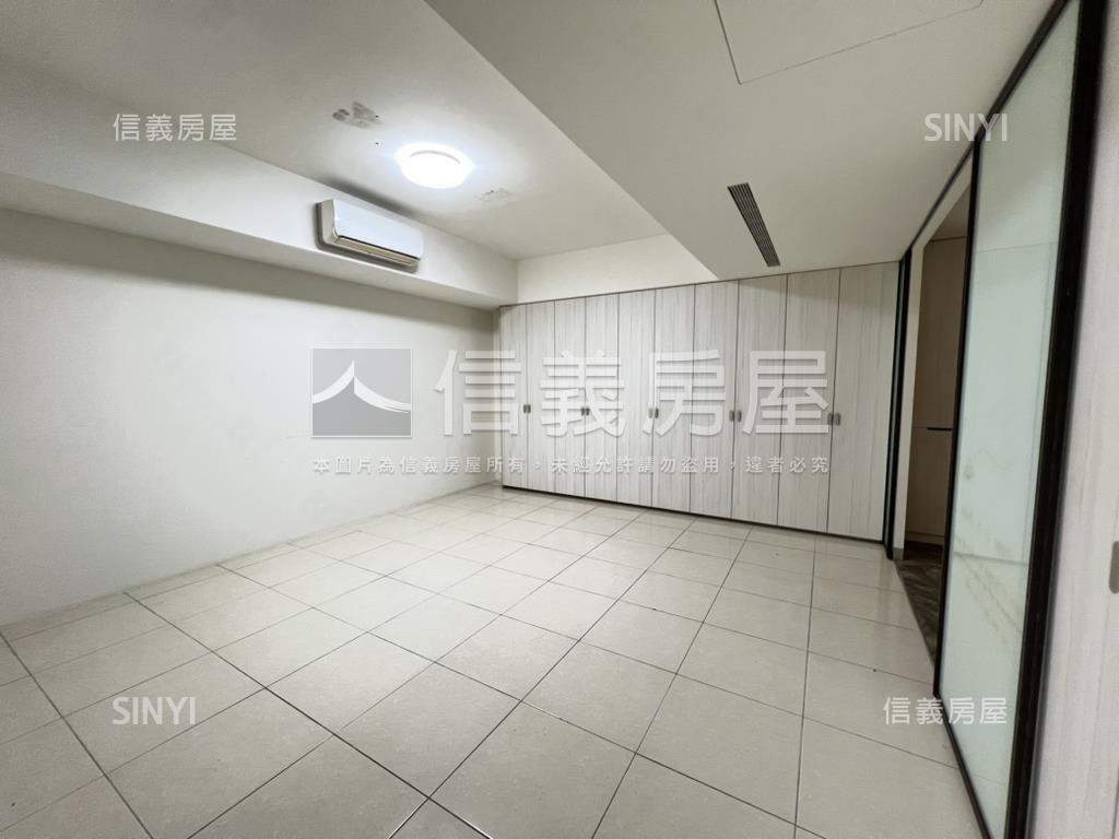 近葳格磊川大面寬車位透天房屋室內格局與周邊環境