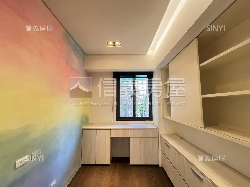 近葳格磊川大面寬車位透天房屋室內格局與周邊環境