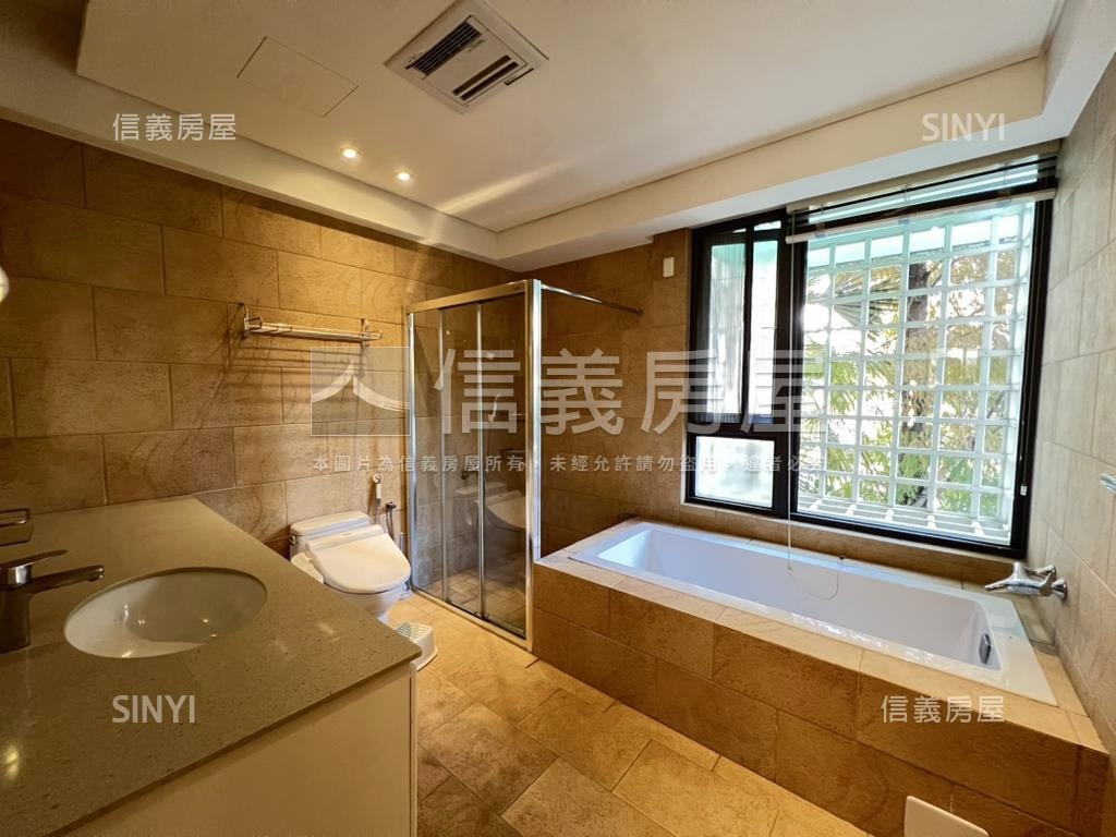 近葳格磊川大面寬車位透天房屋室內格局與周邊環境