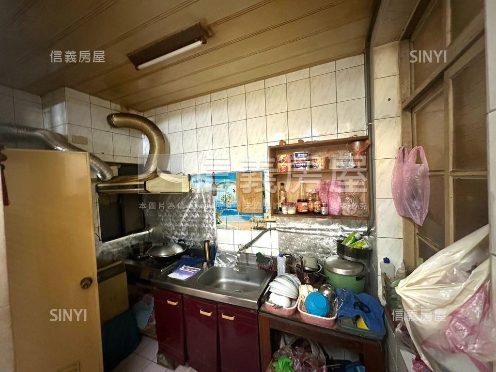 自重街公寓２樓房屋室內格局與周邊環境