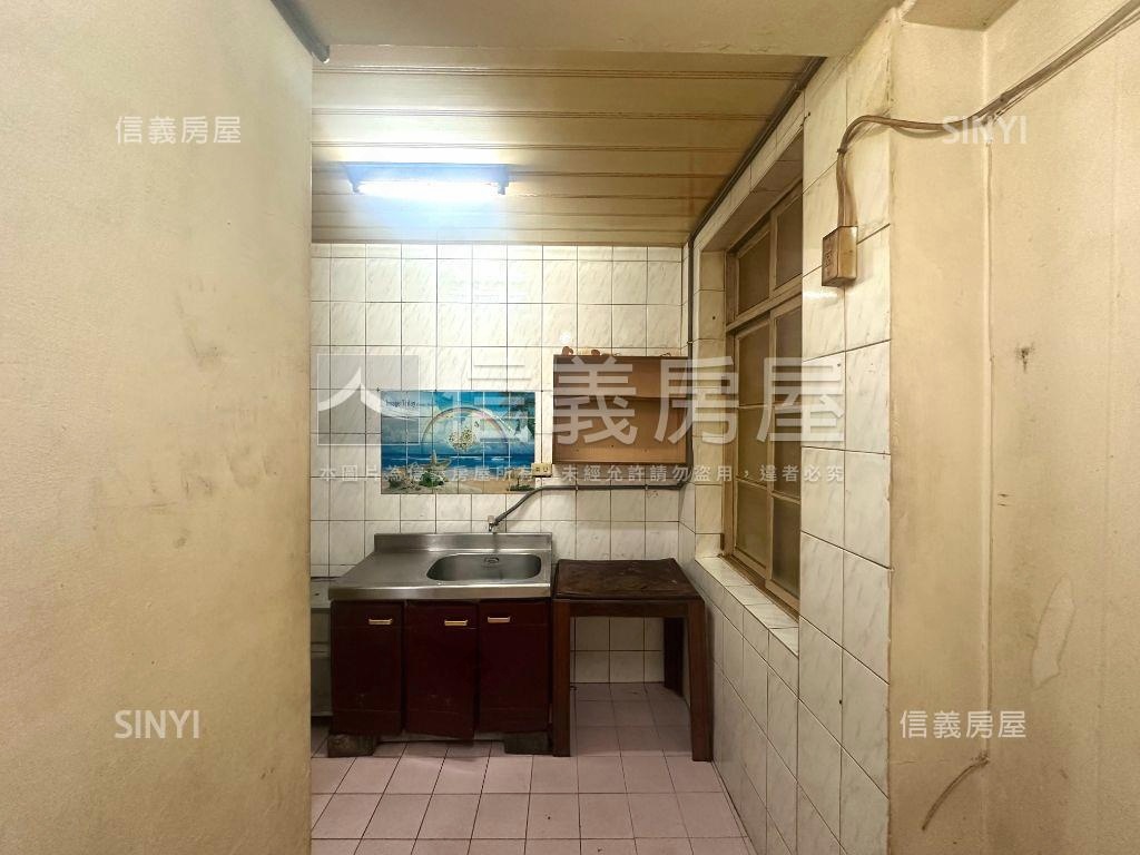 近市場！自重街公寓貳樓房屋室內格局與周邊環境