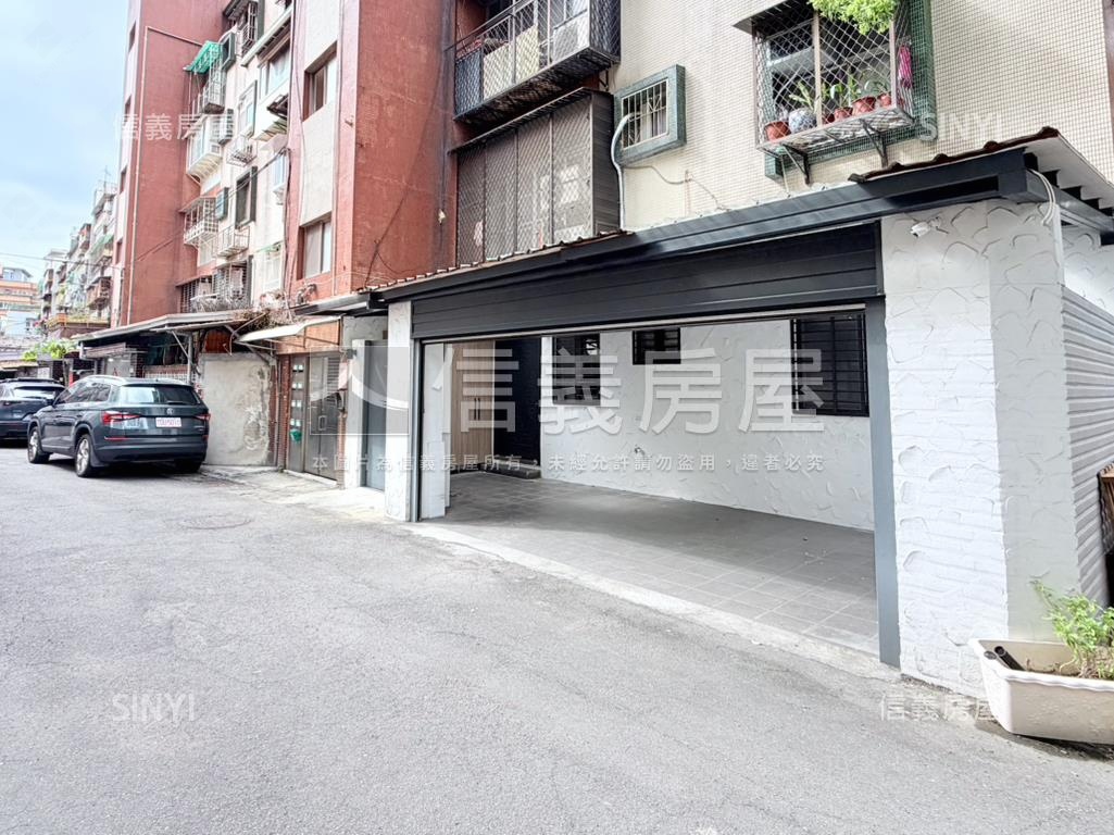 德行東路邊間一樓房屋室內格局與周邊環境