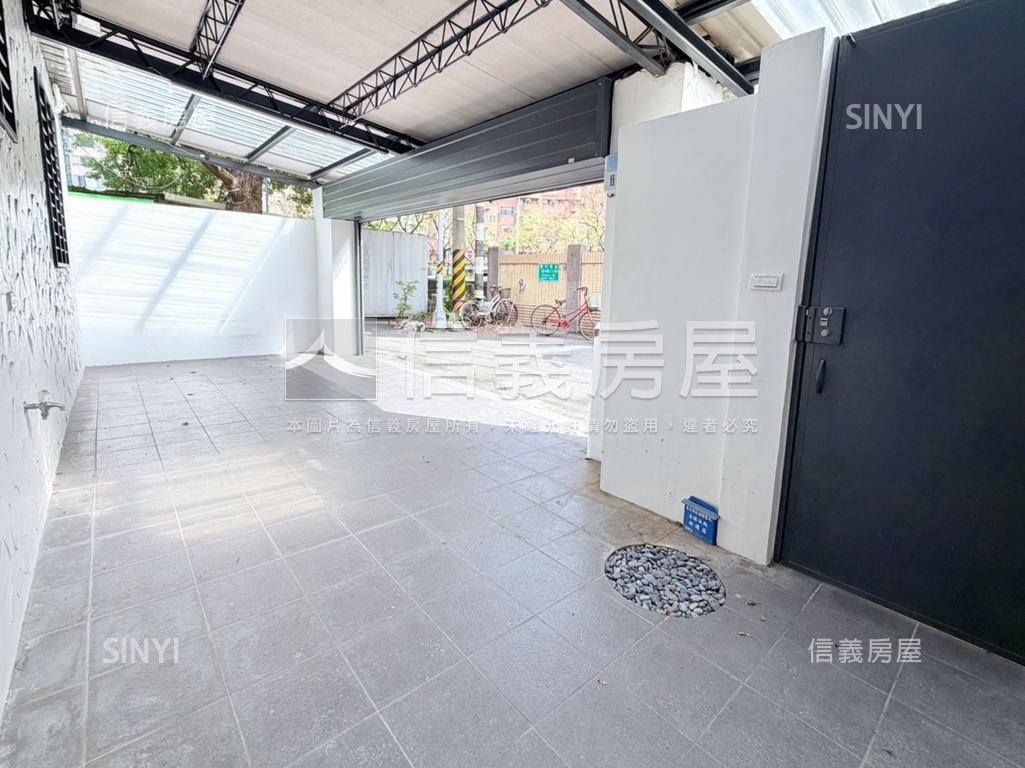 德行東路邊間一樓房屋室內格局與周邊環境