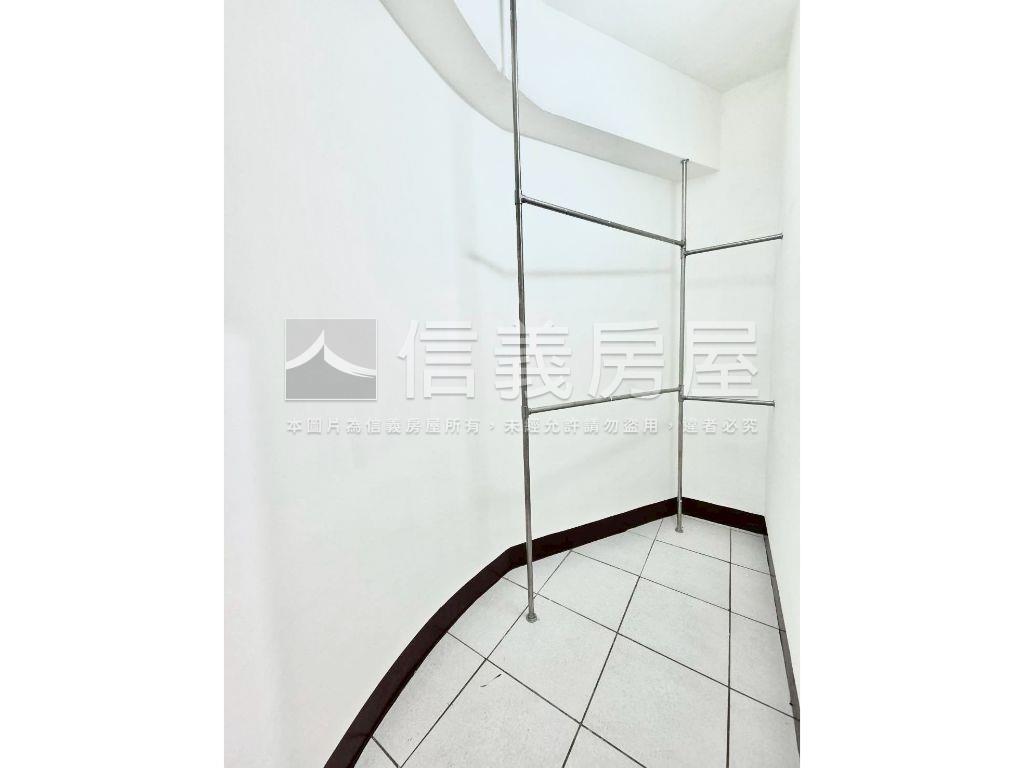 東輝邊間稀有珍寶２房房屋室內格局與周邊環境