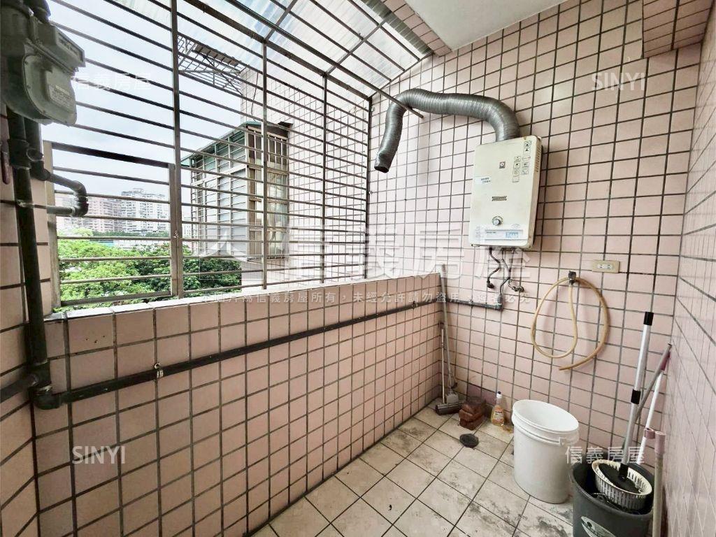 東輝邊間稀有珍寶２房房屋室內格局與周邊環境