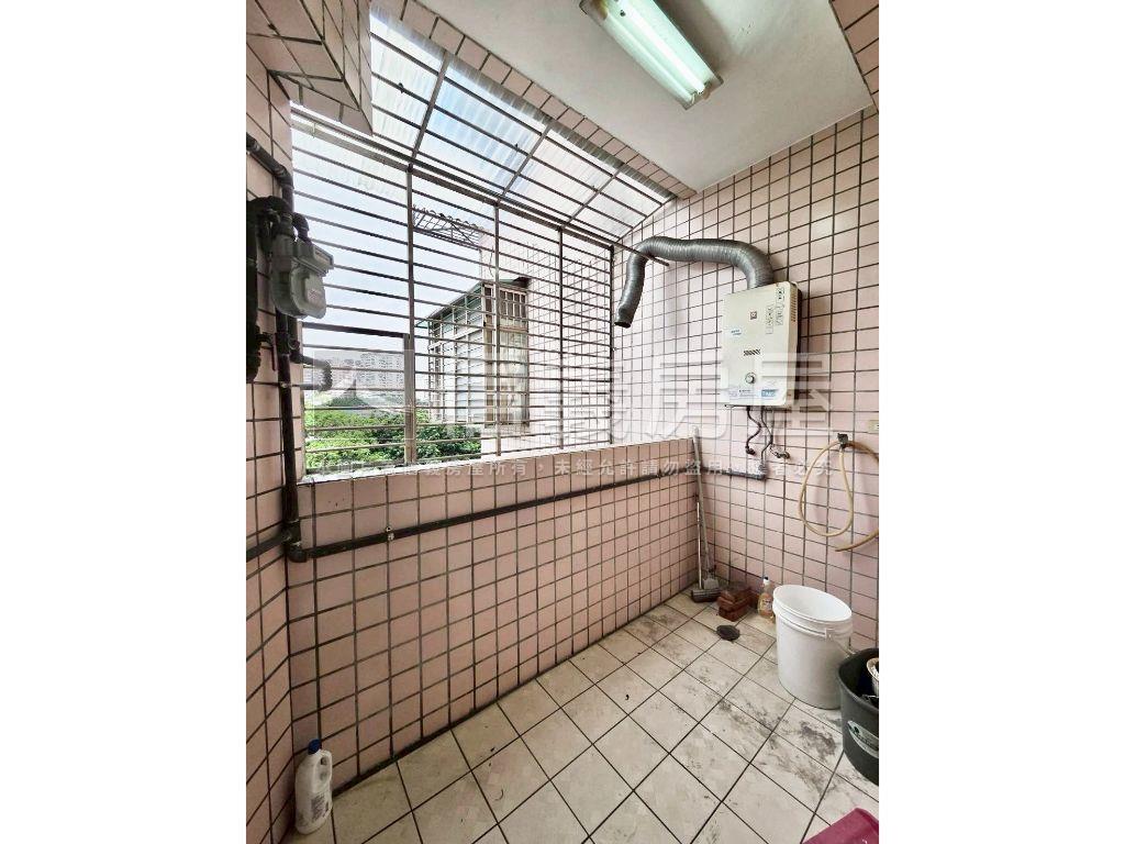 東輝邊間稀有珍寶２房房屋室內格局與周邊環境