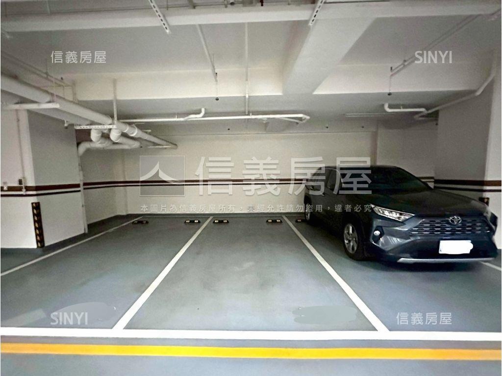 烏日高鐵⏺︎４房Ｂ１車位房屋室內格局與周邊環境