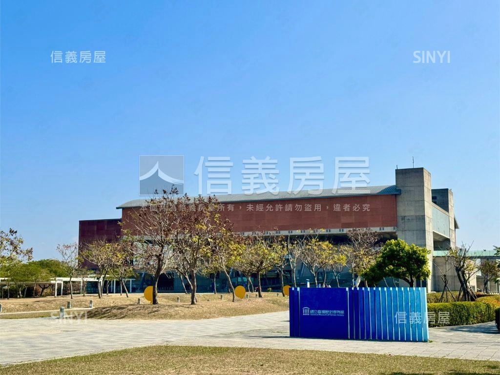 南科卓越城Ｂ０７棟次頂樓房屋室內格局與周邊環境