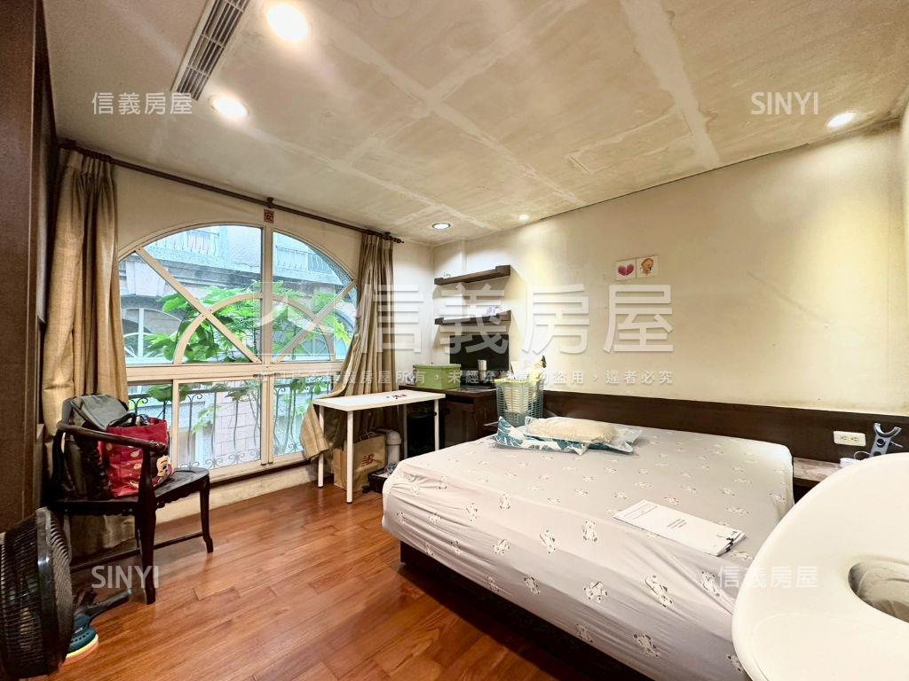 四期環境清幽湖綠歐別墅房屋室內格局與周邊環境