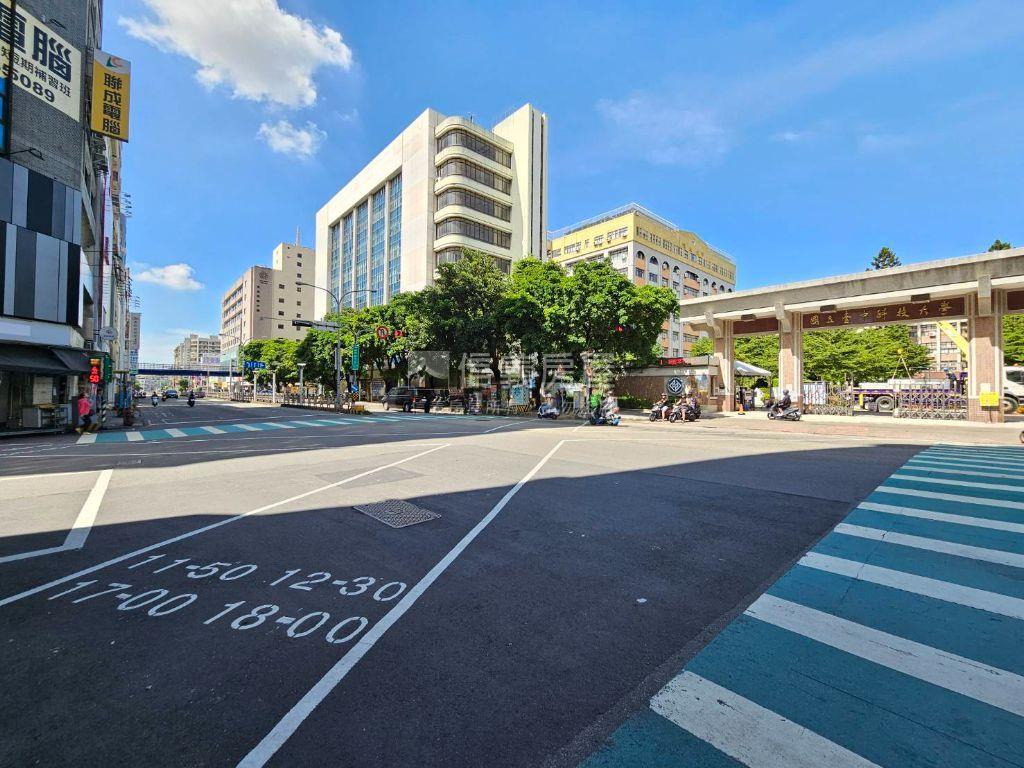 面中科大大門收租四套房屋室內格局與周邊環境