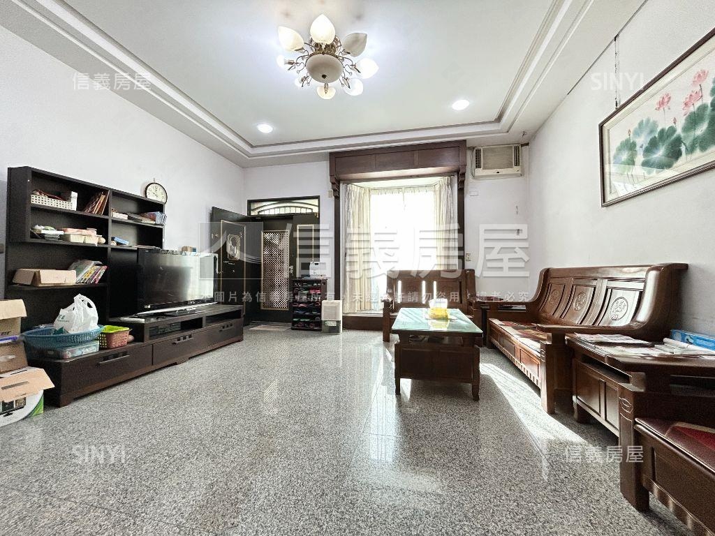 水碓庭院車庫別墅房屋室內格局與周邊環境