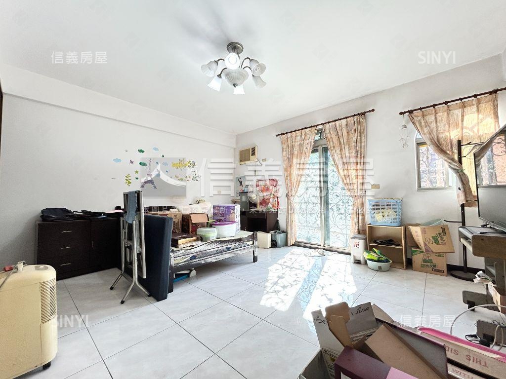 水碓庭院車庫別墅房屋室內格局與周邊環境