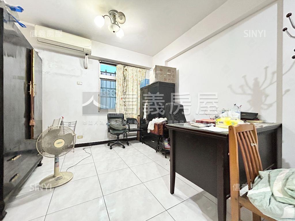 水碓庭院車庫別墅房屋室內格局與周邊環境