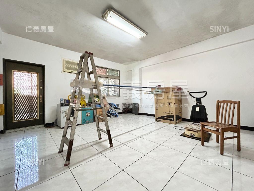 水碓庭院車庫別墅房屋室內格局與周邊環境