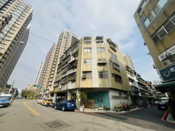 育強街近台體大邊間公寓