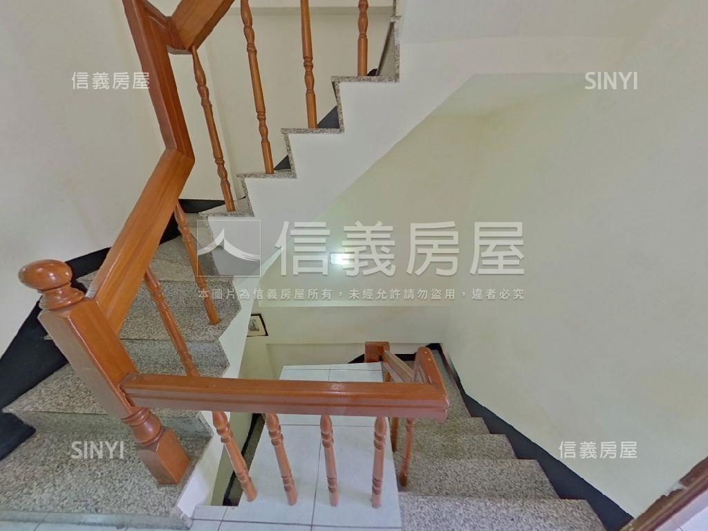東區九期臨路透天房屋室內格局與周邊環境