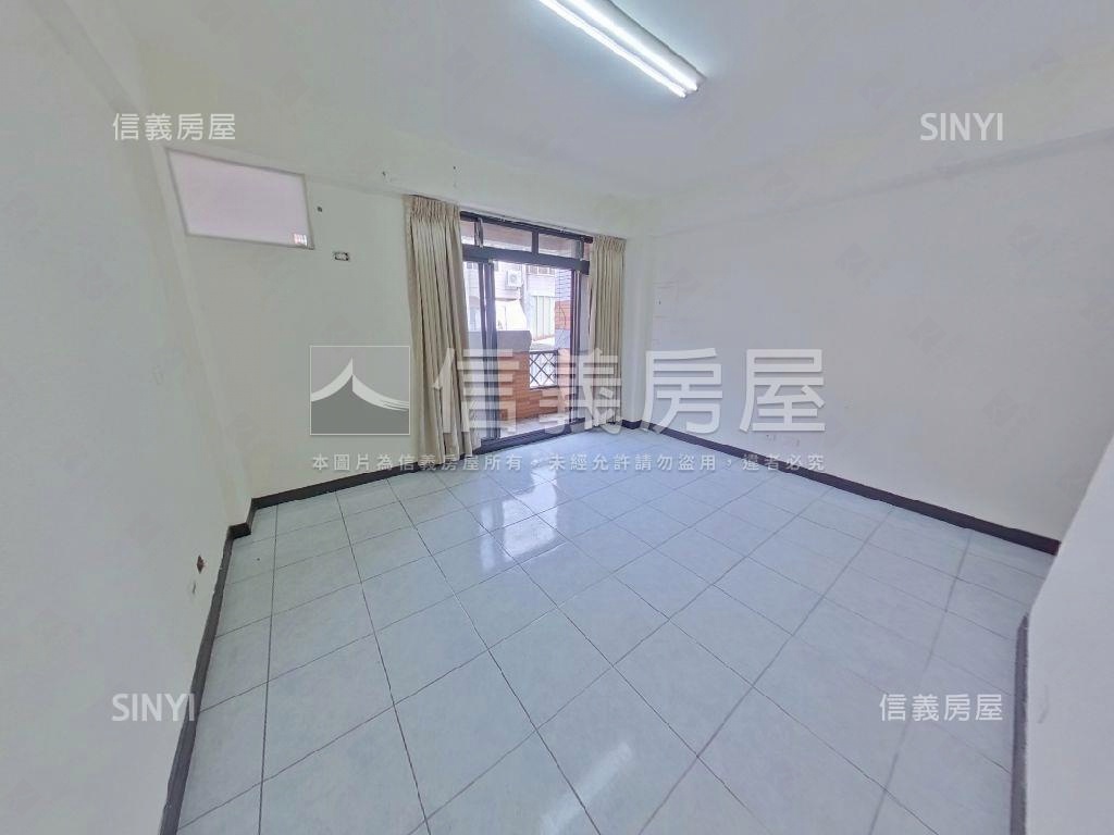 東區九期臨路透天房屋室內格局與周邊環境
