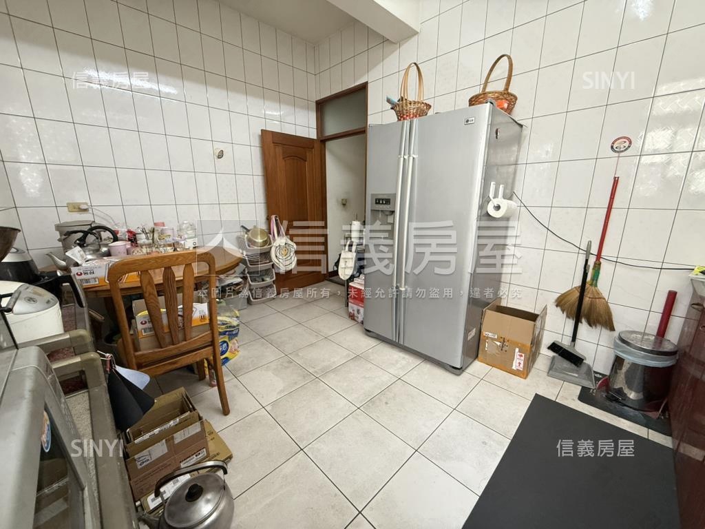 花壇角間黃金店住房屋室內格局與周邊環境