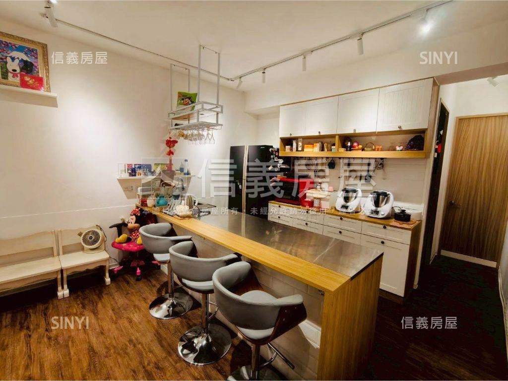 面公園一樓住辦店三用空間房屋室內格局與周邊環境