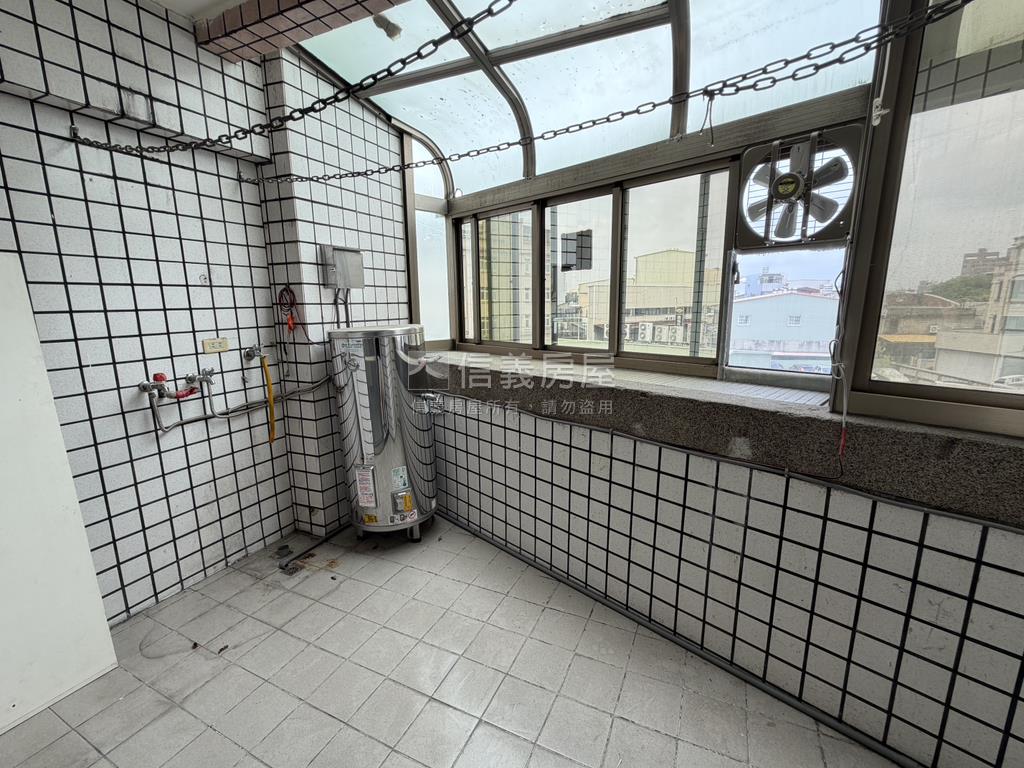 崙平平和質感美店房屋室內格局與周邊環境