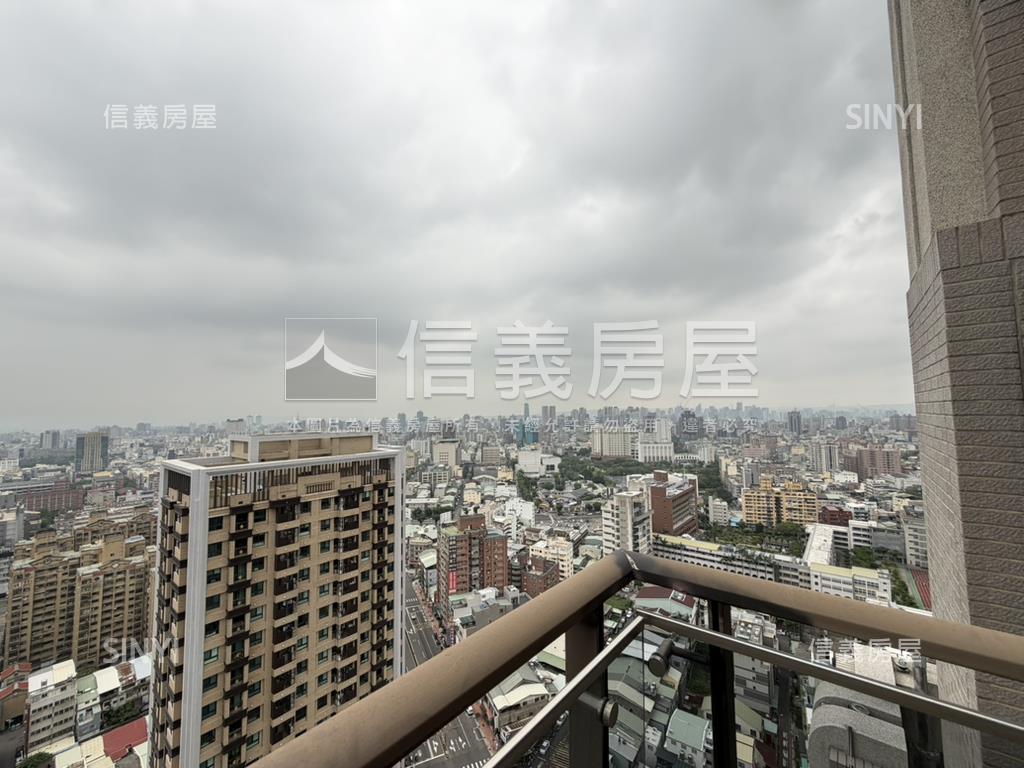 面綠園道稀有合併帝王戶房屋室內格局與周邊環境