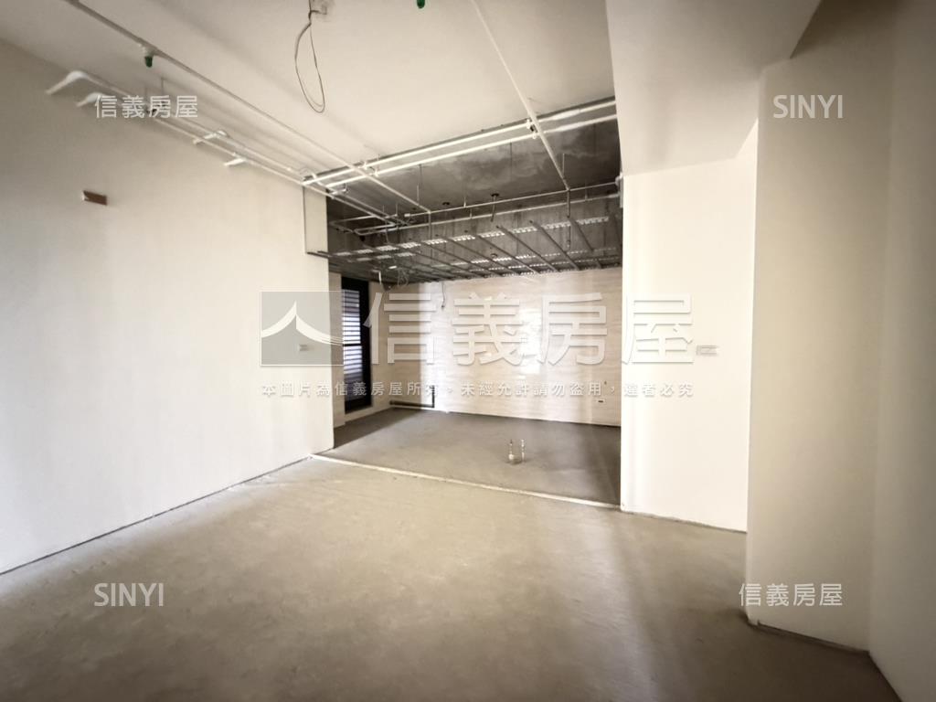 面綠園道稀有合併帝王戶房屋室內格局與周邊環境