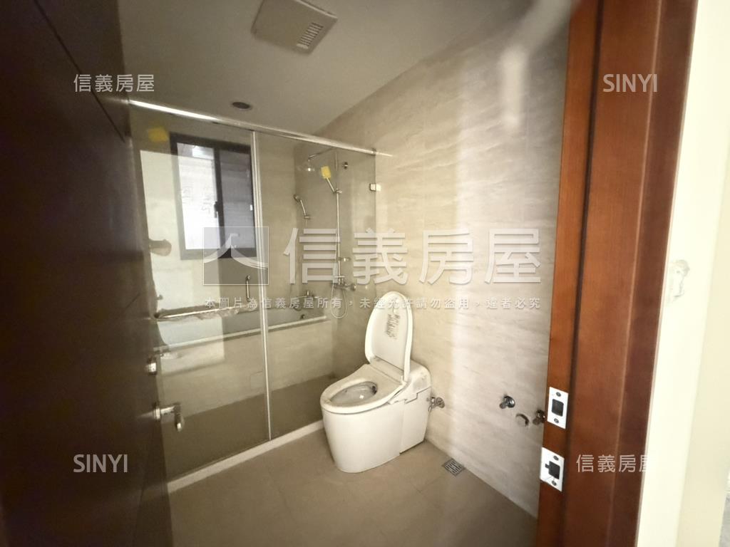 面綠園道稀有合併帝王戶房屋室內格局與周邊環境