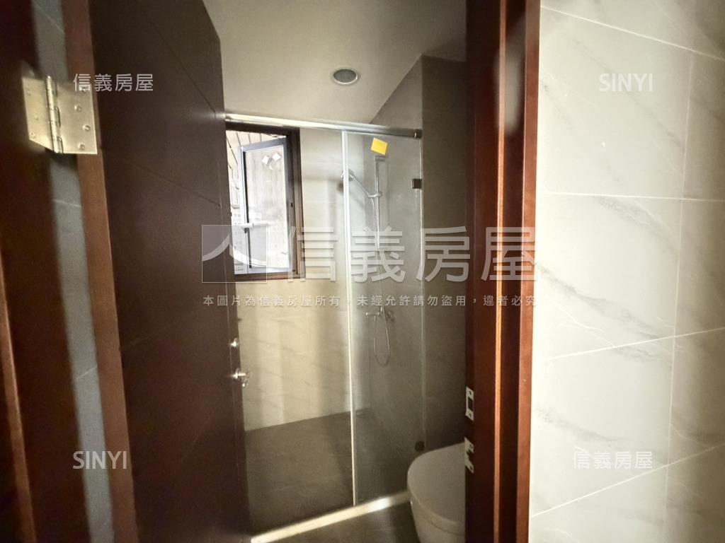 面綠園道稀有合併帝王戶房屋室內格局與周邊環境