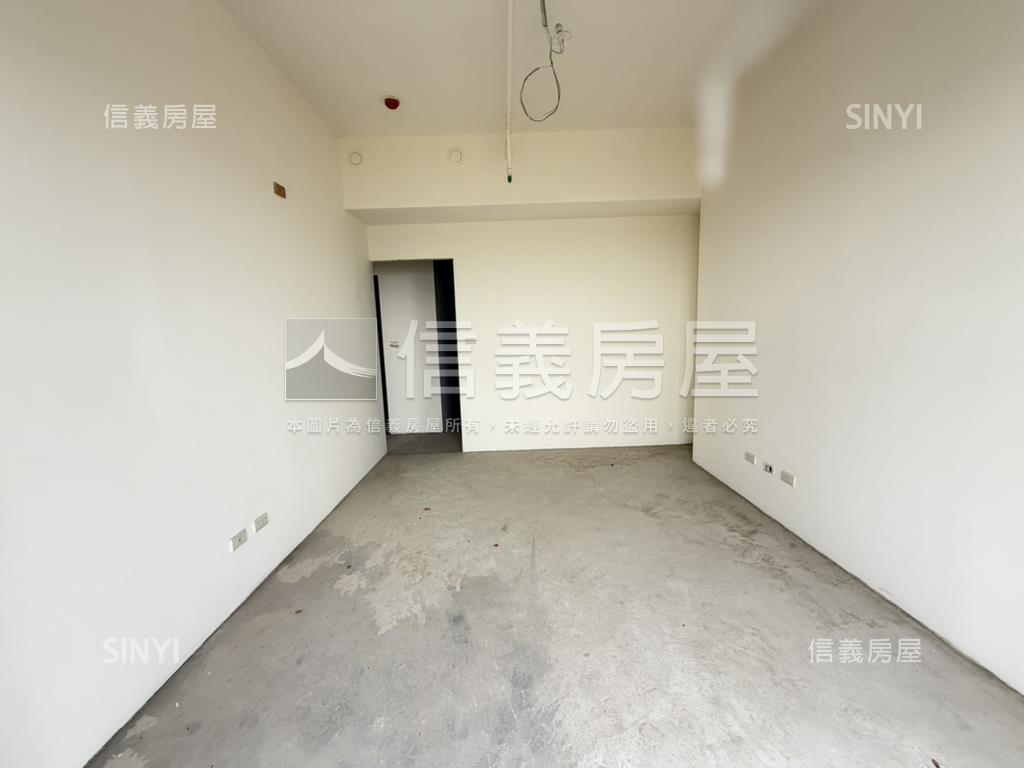 面綠園道稀有合併帝王戶房屋室內格局與周邊環境